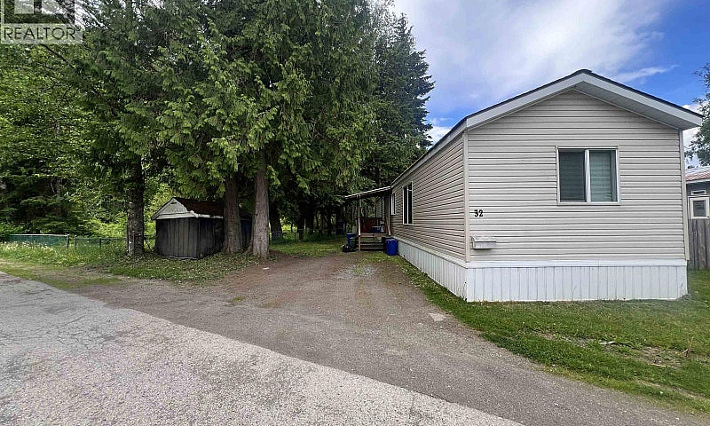 32 4619 Lowrie Avenu...