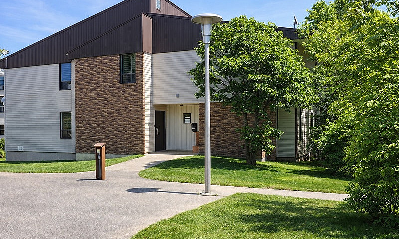 Crystal Heights Apar...