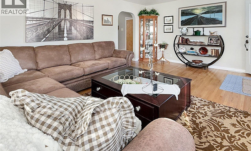 720 6Th Avenue Ne Sw...
