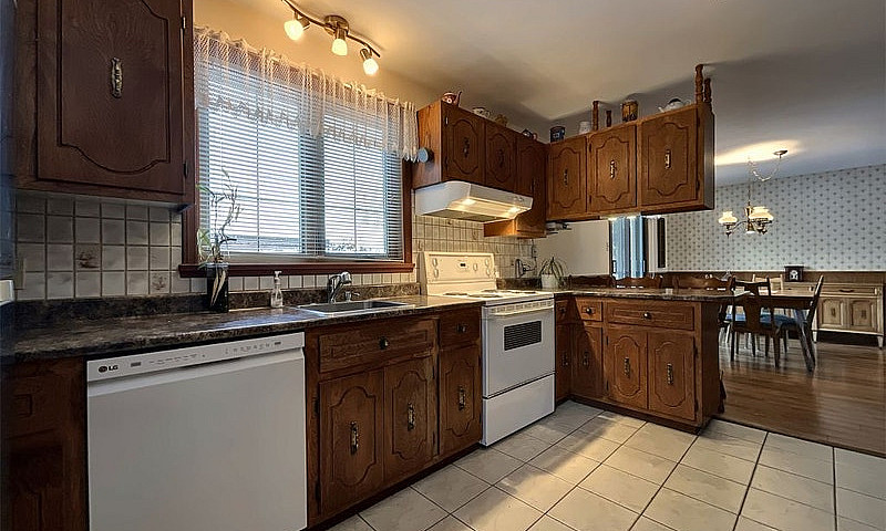 $398,000 - 2 Storey ...