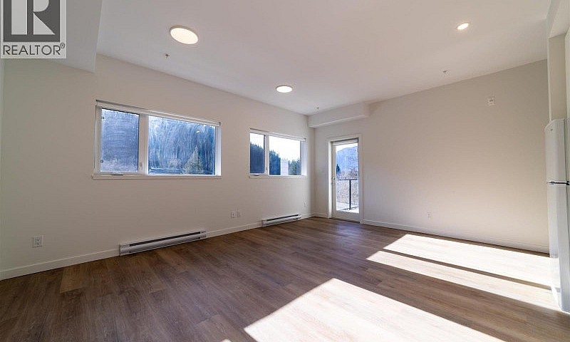 202 39180 Finch Plac...