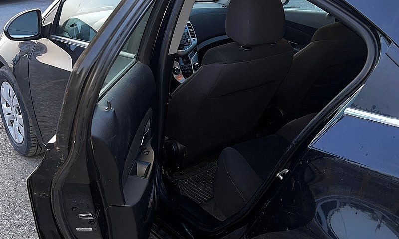 2013 Chevy Cruze. Ma...