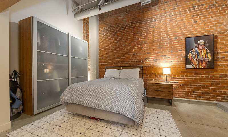 Corner Unit, New Yor...