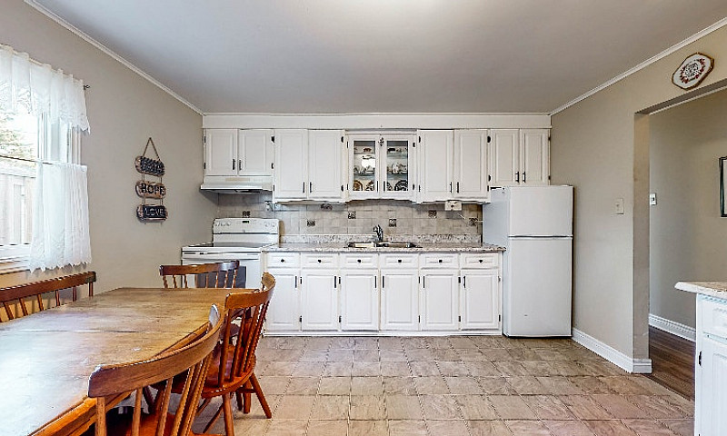 Cozy Yet Spacious Wi...