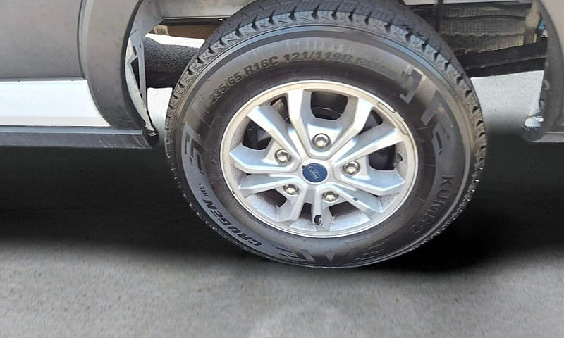 2022 Ford Transit-35...
