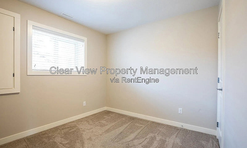 3 Bed Townhouse In L...