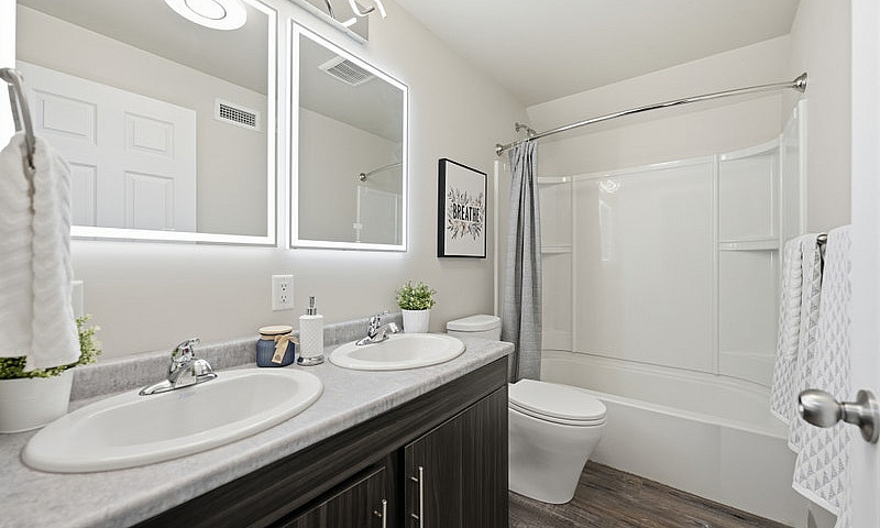 181 Balmoral - 3 Br ...