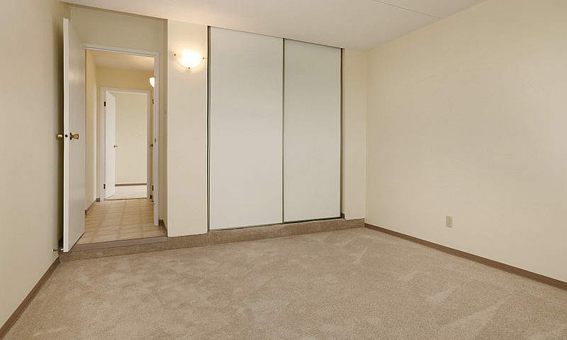 Large 1 Bedrooms Pet...