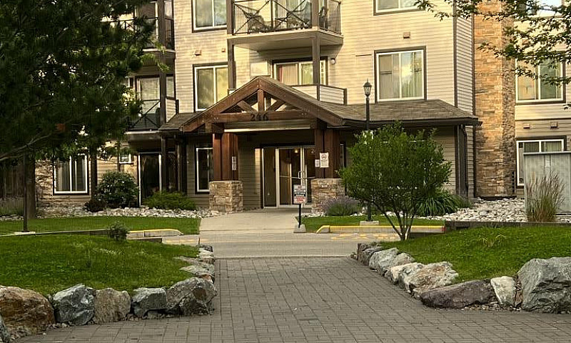 246 Hastings Avenue ...
