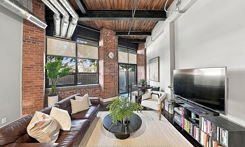 Stunning 1 Bedroom P...