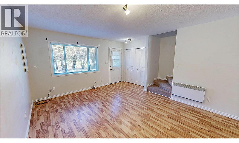 5775 Columbia Road E...