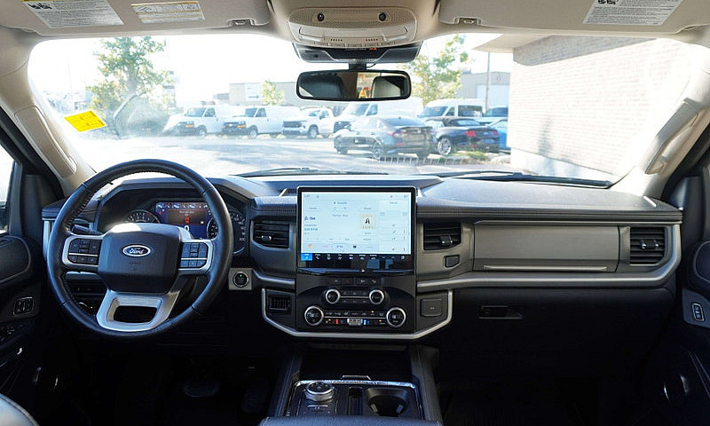 2024 Ford Expedition...