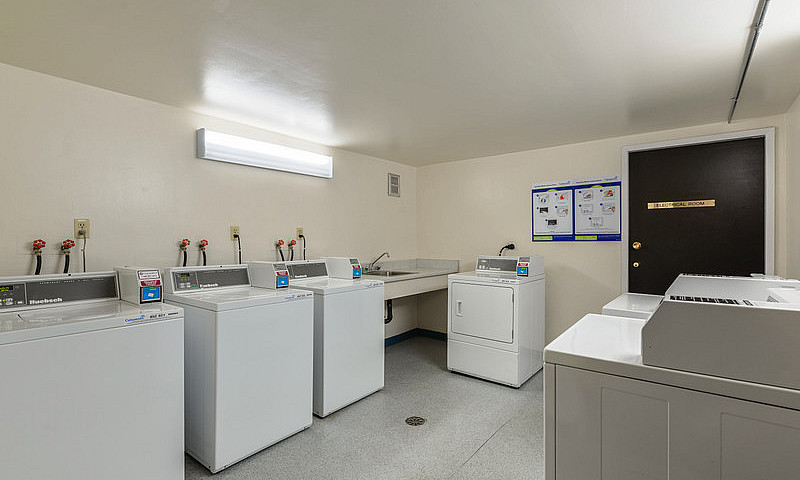 2 Bedroom Bi-Level -...