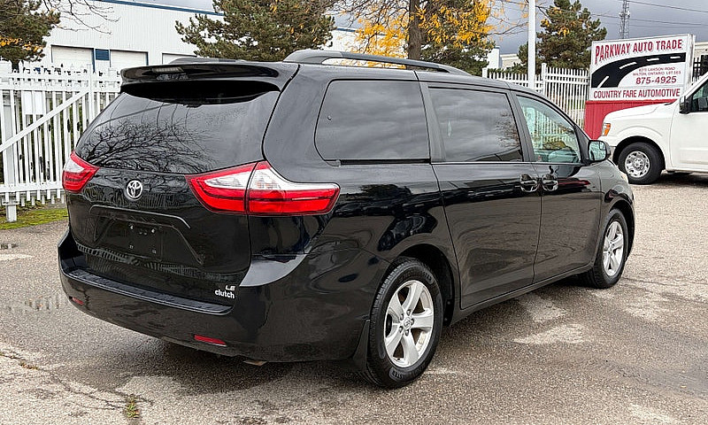 2017 Toyota Sienna L...