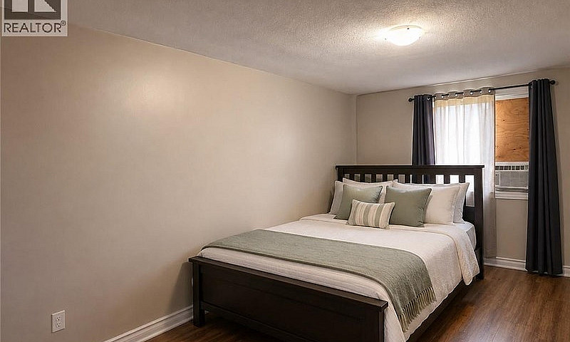 633 Barber Avenue N ...