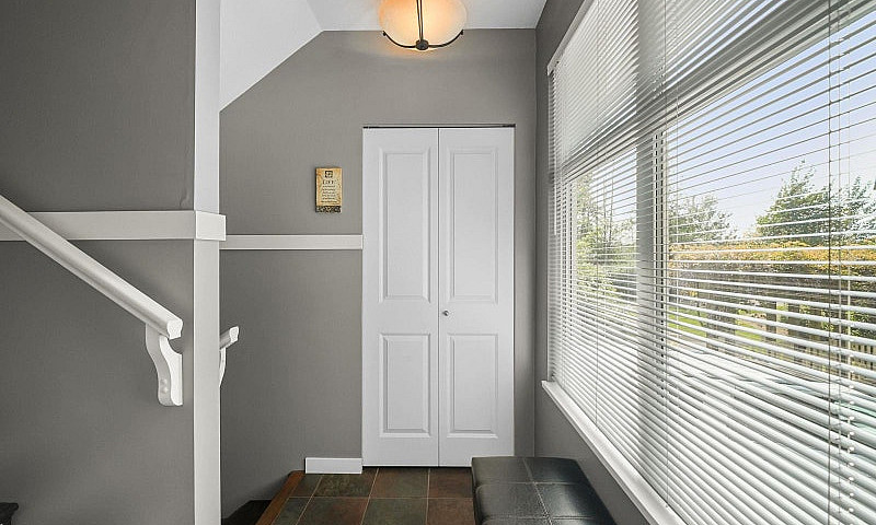 29 20120 68 Avenue L...