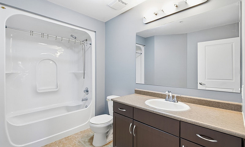 1000+ Sqft 2Bdrm 2Bt...