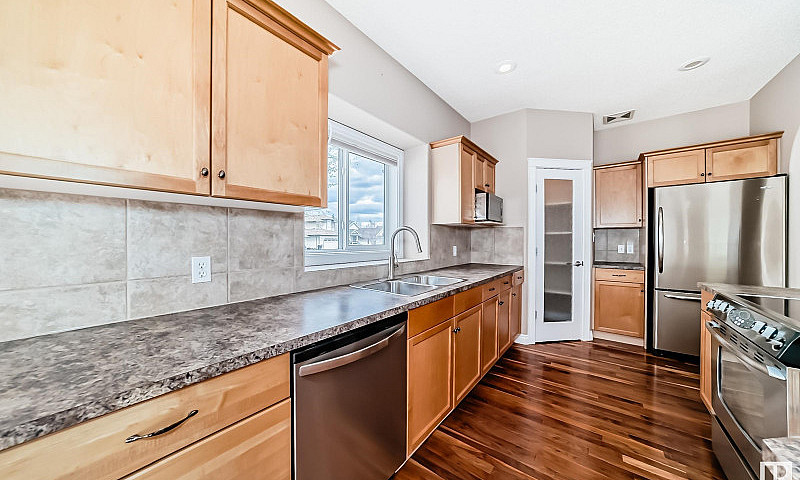 1 Longview Cr Spruce...