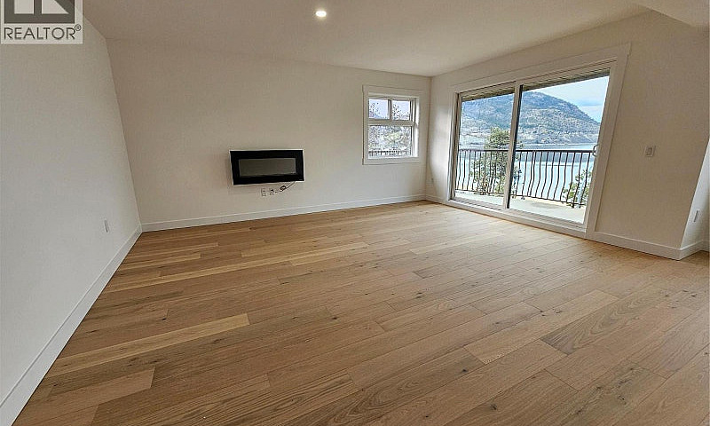 578 Lakeshore Drive ...