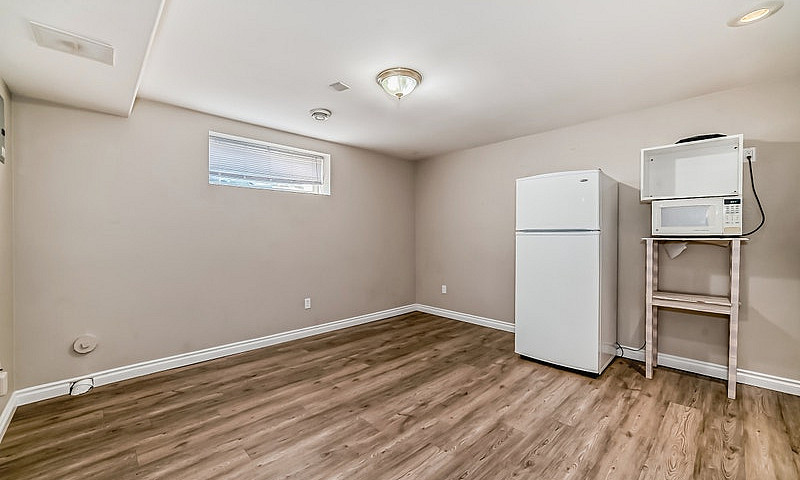 2 Bed 2 Bath Large B...