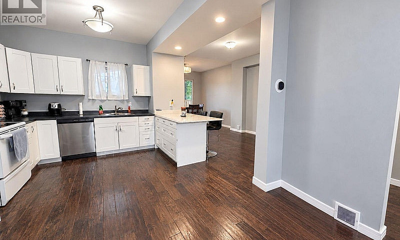 128 Bethune Street T...