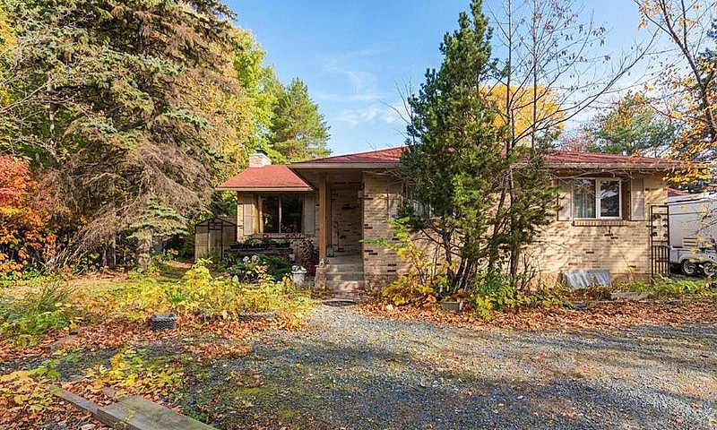 2946 Henderson Highw...