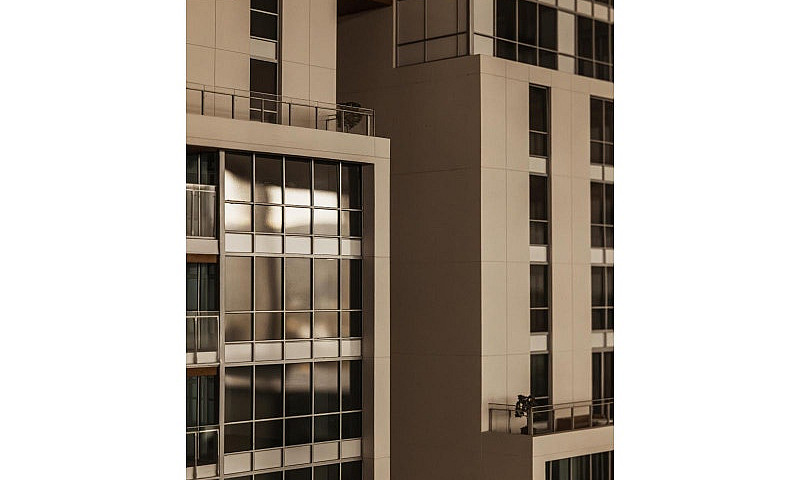 1402 1818 Alberni St...