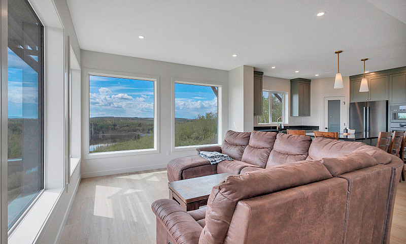 38 Acres ~ 2 Story H...