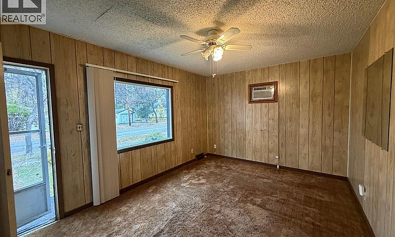 182 Fourth Avenue N ...