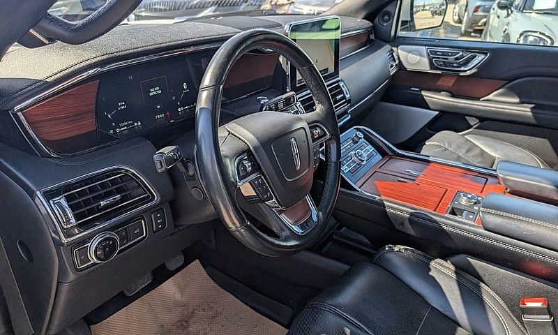 2020 Lincoln Navigat...