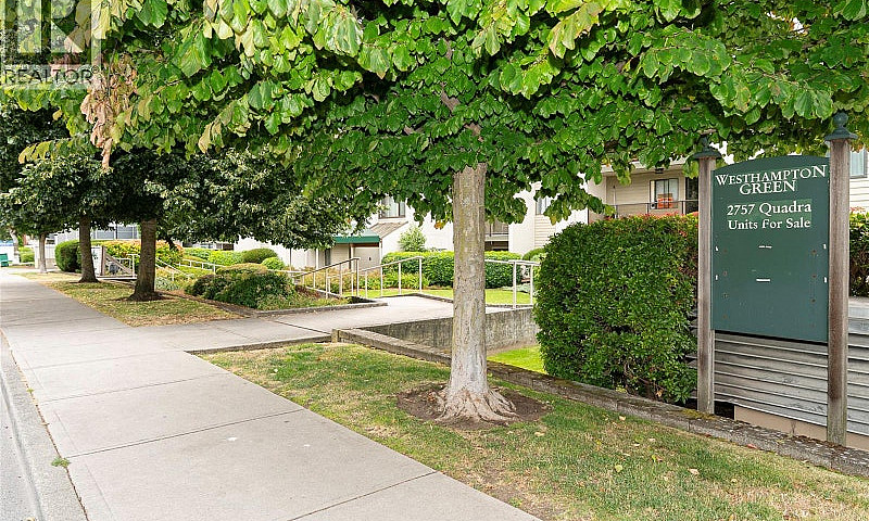 104 2757 Quadra St V...