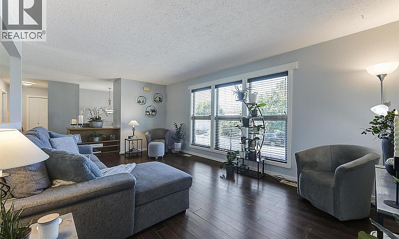 450 Holbrook Road W ...
