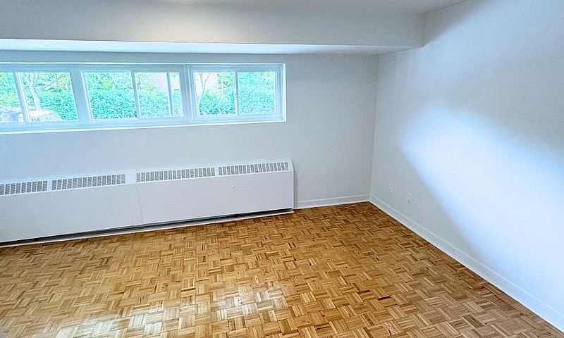 Renovated 3.5 Availa...