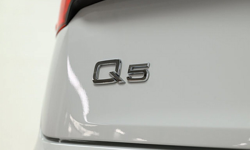 2021 Audi Q5 Komfort...