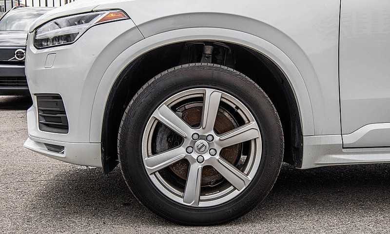 2023 Volvo Xc90...
