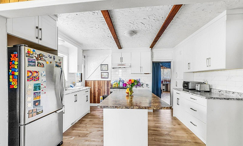 46133 Third Avenue, ...
