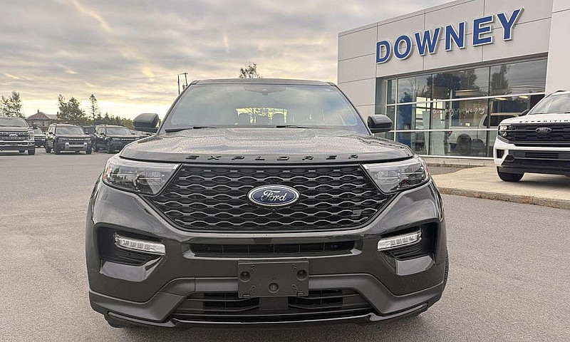 2022 Ford Explorer S...