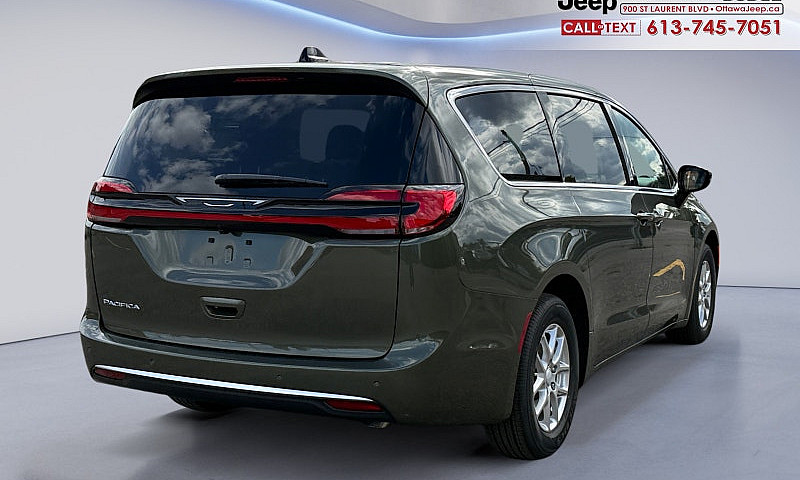 2027 Chrysler Pacifi...