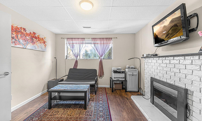 13211 66A Avenue Sur...