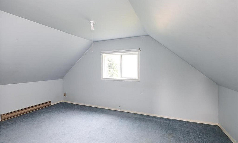 2 Bed, 1 Bath In Lan...