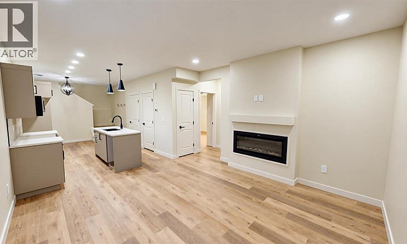A, 8870 85A Avenue G...