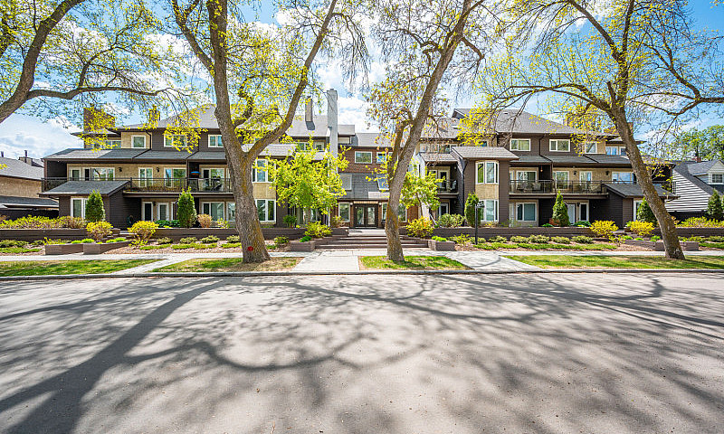 Top Floor End Unit I...