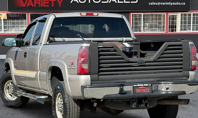 2004 Chevrolet Silve...
