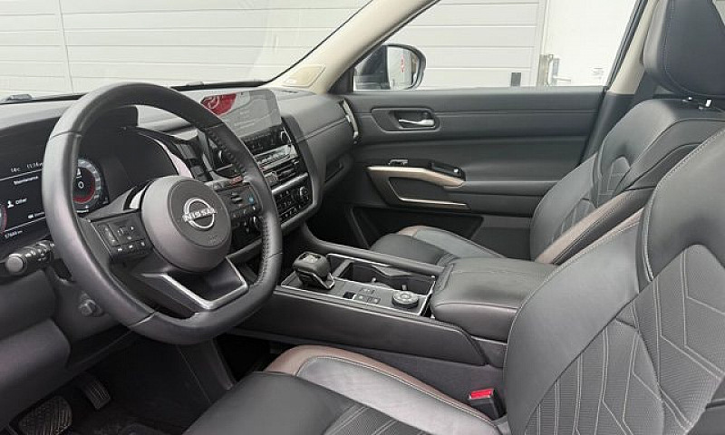 2025 Nissan Pathfind...