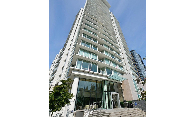 705 161 W Georgia St...