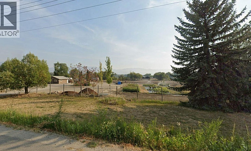 3740 Casorso Road Ke...