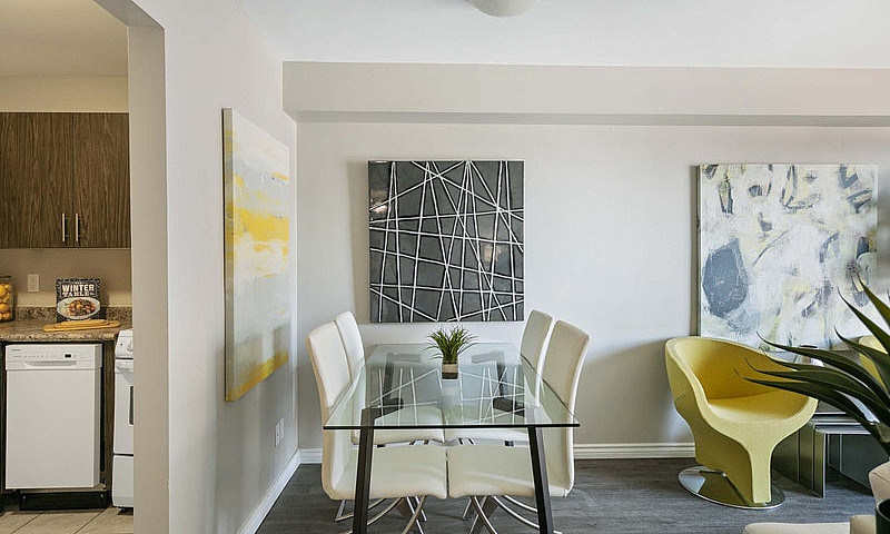 Spacious & Bright On...