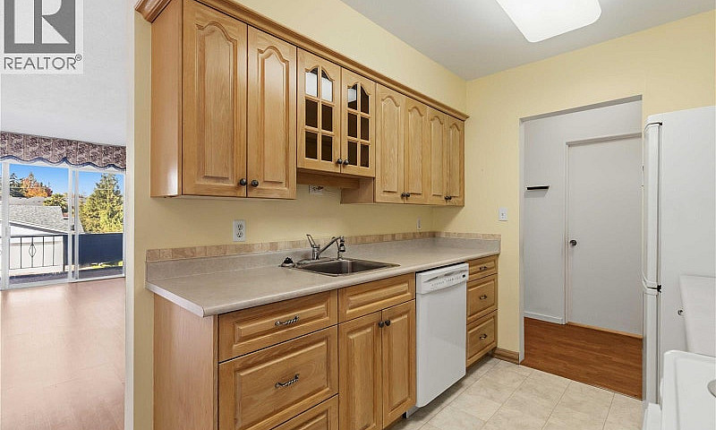 207 9560 Fifth St Si...