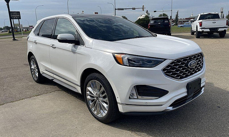 2022 Ford Edge Titan...