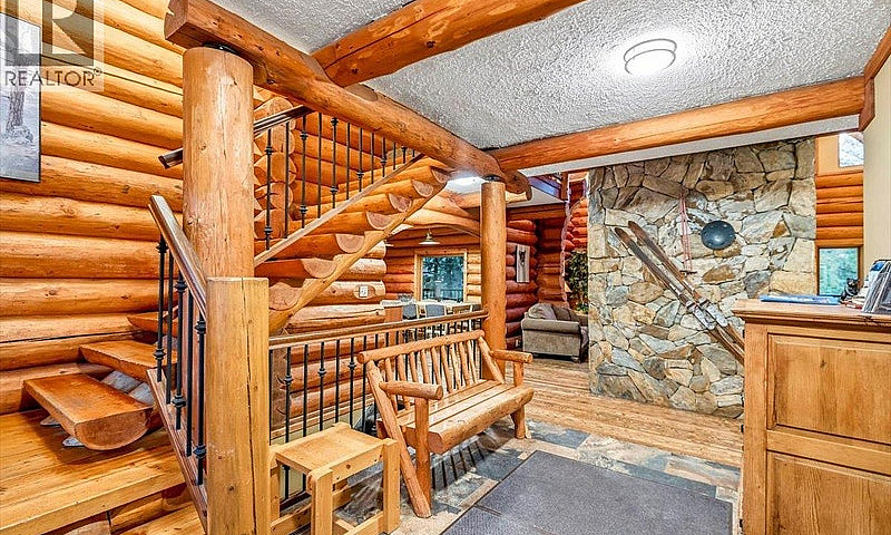 4580 Timberline Cres...